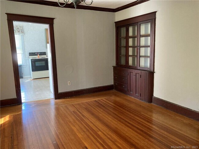 Photo - 32 Latham St