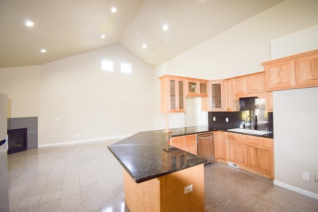 Photo - 2485 Meridian Dr