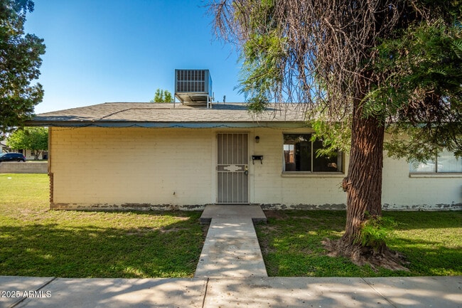 Photo - 1209 S Roosevelt St Apartment Unit 1