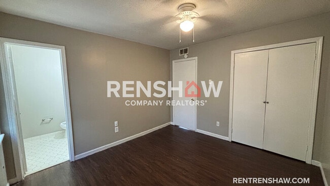 Photo - 2890 Meadowbrook Dr