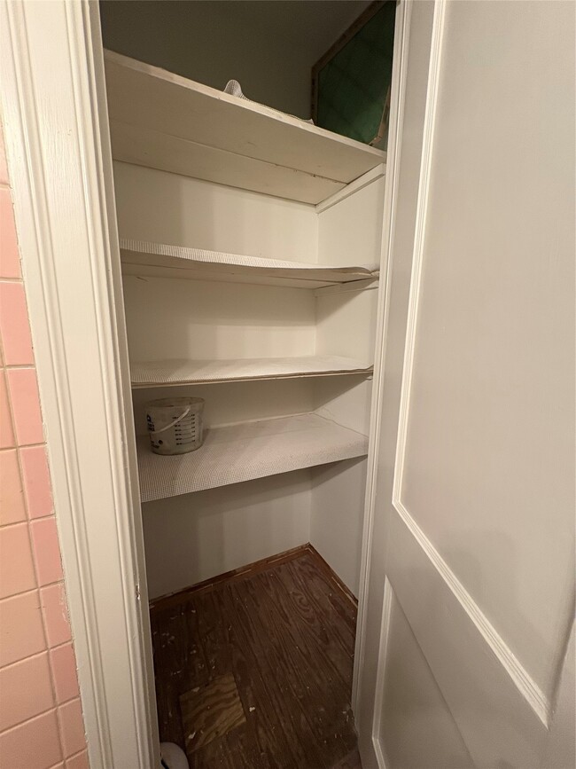 Building Photo - 2011 33rd St