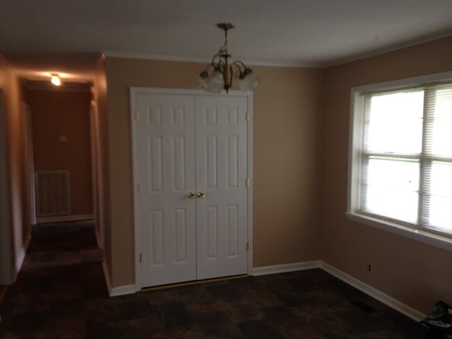 Building Photo - 502 Jeff St Rental