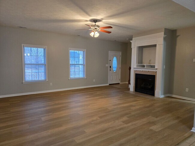 Photo - NEW LISTING!!!!!