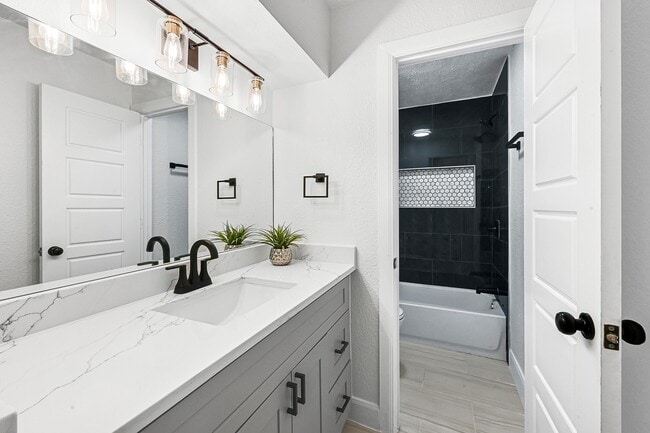 Photo - 7115 Foxway Ln