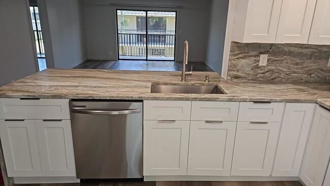 Photo - 460 NW 20th St Unit 219