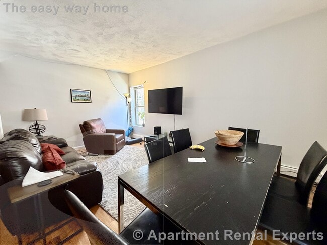 Photo - 122 Berkshire St Unidad #2