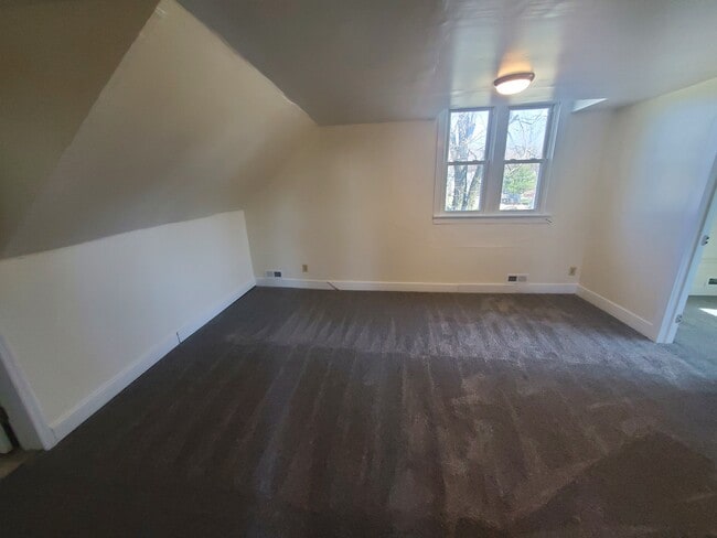 Sala de estar - 9 N Monroe St Unidad D