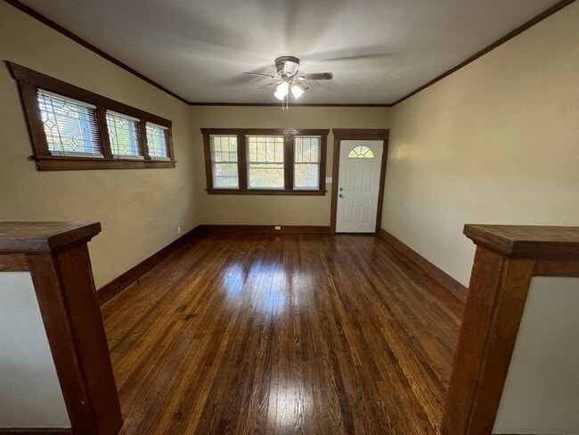 Photo - 5 Bedroom Rental in Moline