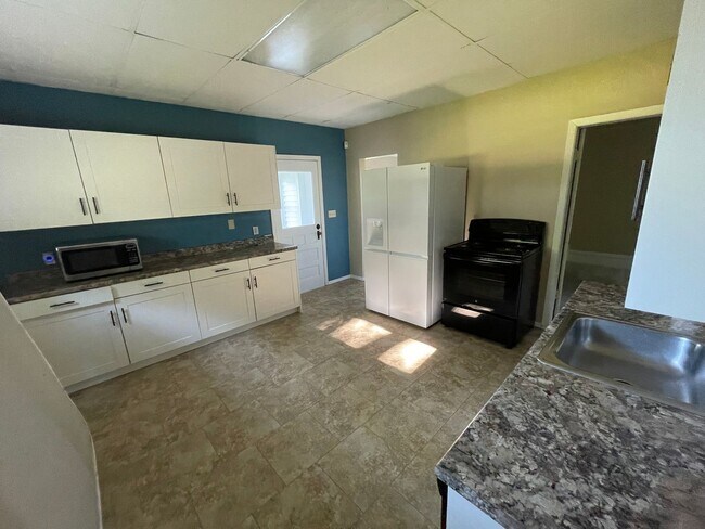 Photo - Rare Farmhouse Rental on 10 Wooded Acres Near Lennox