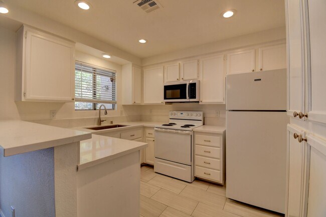 6867 Tamarus St