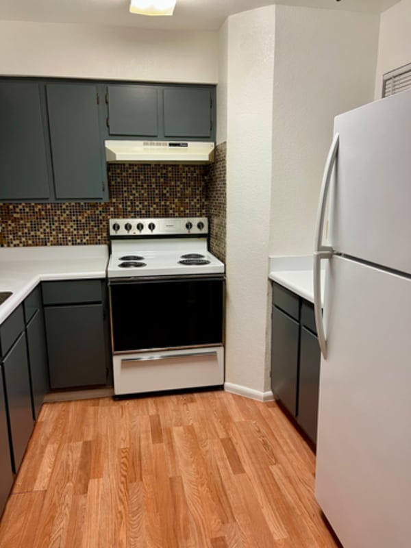 Photo - 2008 Mesquite Ln Unit B102