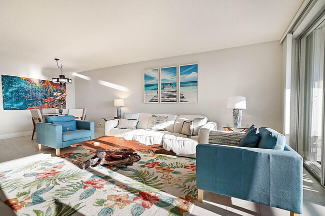 Photo - 575 Oaks Ln Unit 703