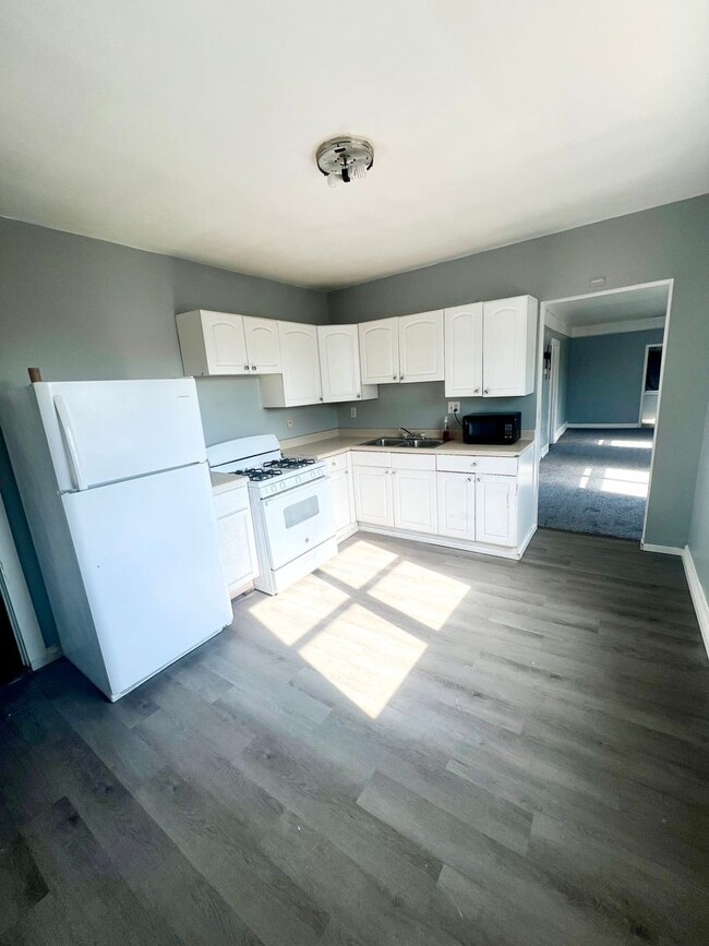 Building Photo - 6120 23rd Ave Unit 2 Rental