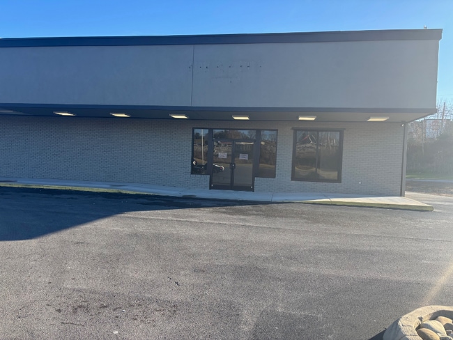 Building Photo - 515 Cross St