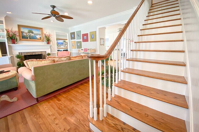 Photo - Beautifully FURNISHED 3bd/2.5 BA Home NO CATS