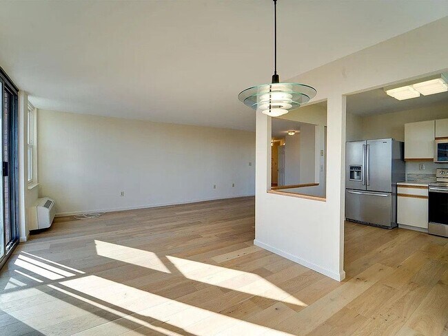 200 Division St Unit 5E