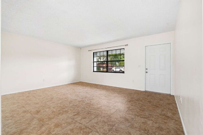 Photo - Recently updated 3BR, 2BA in The Shores