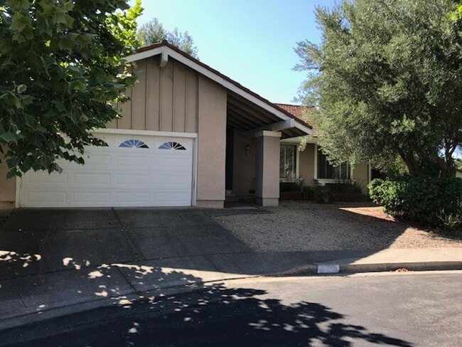 Single level 3 bedroom home in Northgate c... - Single level 3 bedroom home in Northgate c...