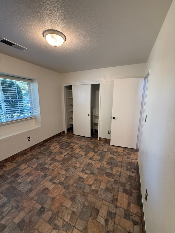 Photo - 1842 Heritage Dr