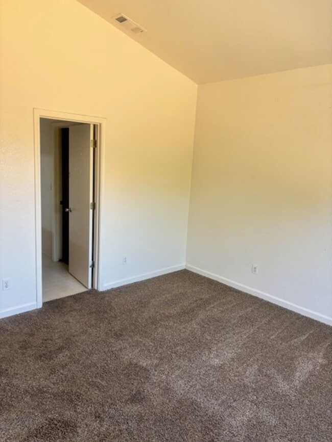 865 Place Rd
