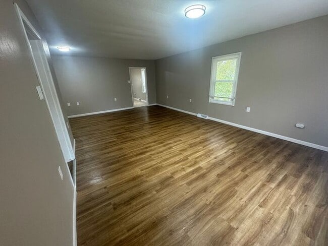 Photo - 4 Bed/2 Bath Ranch