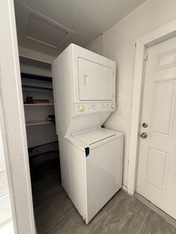 Photo - 716 W 5th St