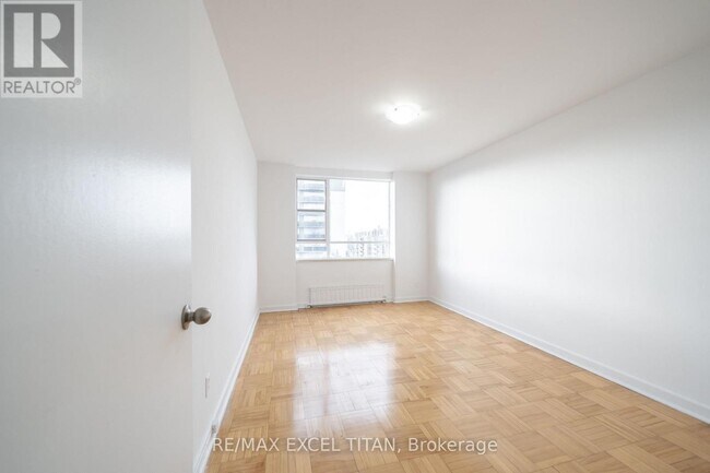 Photo - 165 Cosburn Ave. Unit 604