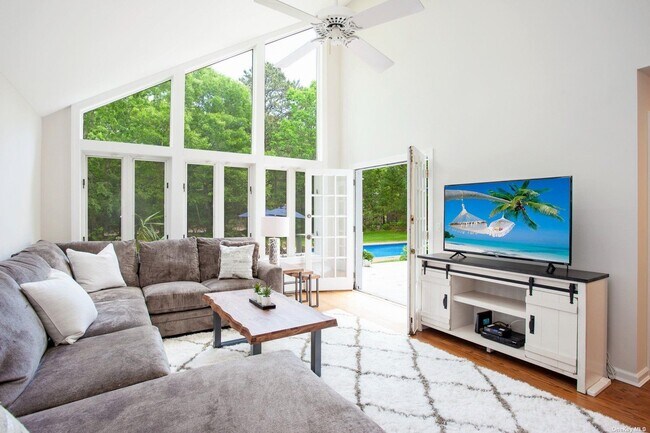 Photo - 468 Water Mill Towd Rd