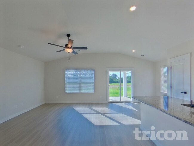 Photo - 1225 Crested Iris St