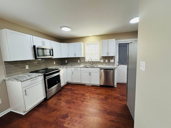 Photo - Short term lease available!