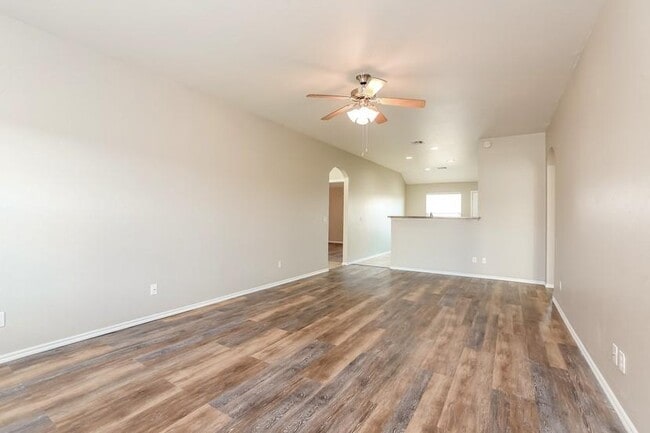 Photo - 2110 Bradford Ln