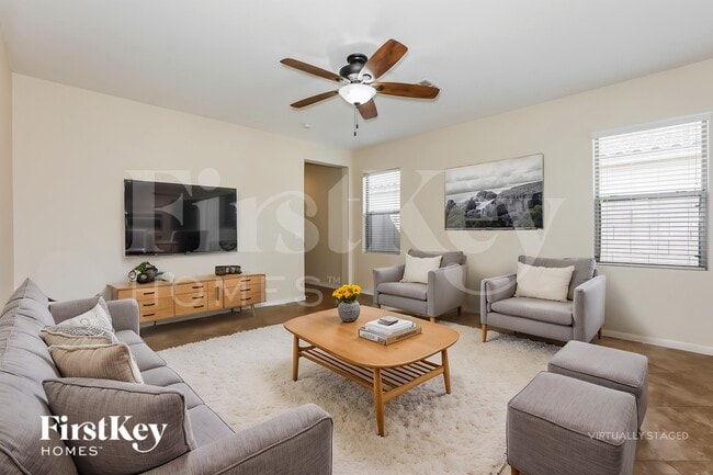 Photo - 802 W Love Rd