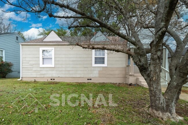 Photo - 1636 31st St SW