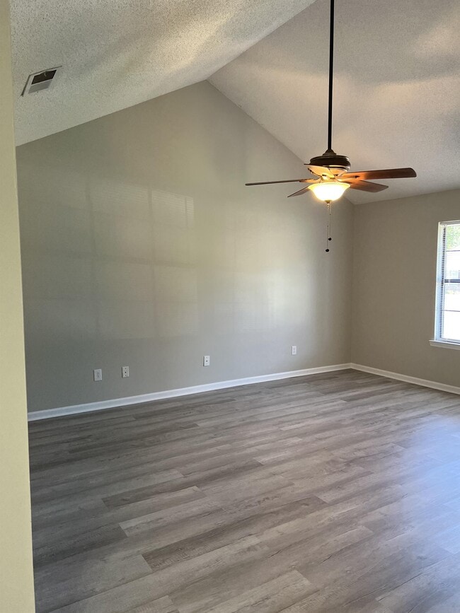 Photo - 274 Hunters Branch Dr