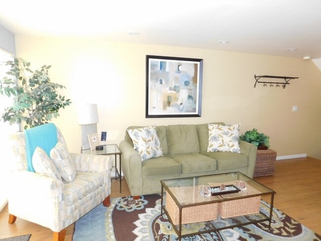 Photo - 301 Iberian Way