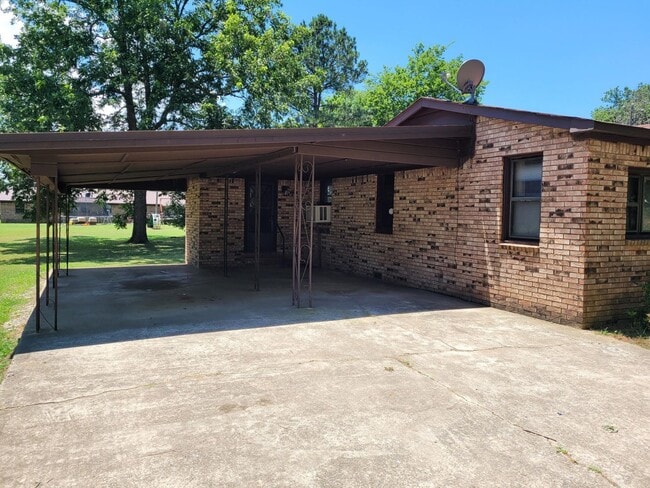 Charming 3 Bed 1 Bath House in Cameron - Charming 3 Bed 1 Bath House in Cameron
