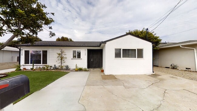 Photo - 5BD/2BA, Easy Walk to Campus!!