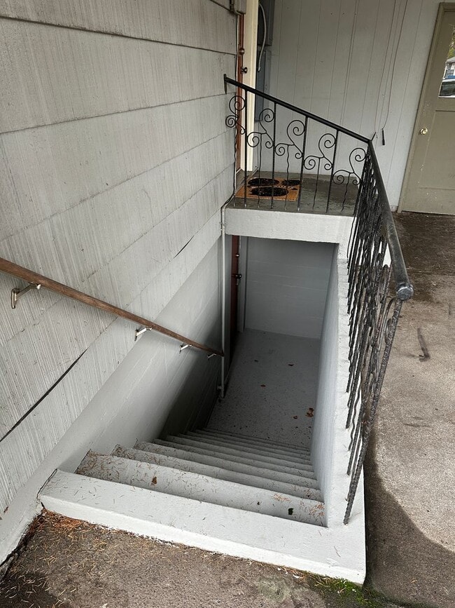 Photo - (487) 25th Street Duplex 2 Bdrm / 1 Bthrm Unidad 1036-B