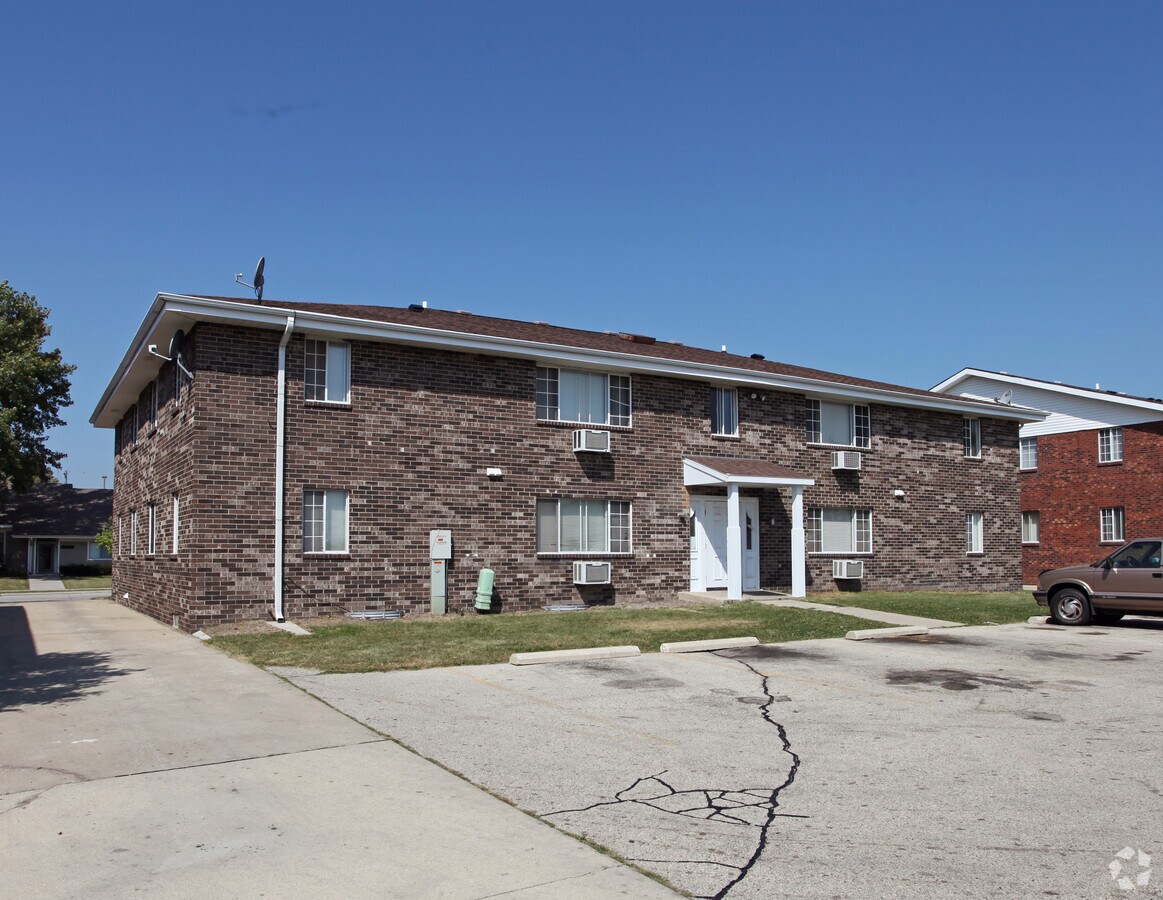 Photo - 1841 Roosevelt Ave Apartments
