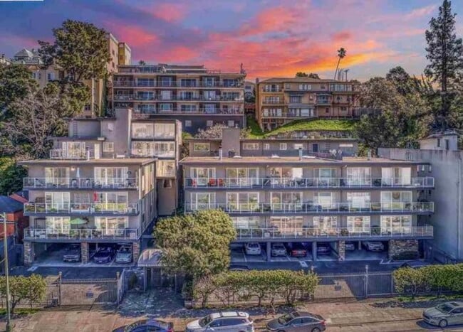 Photo - 2316 Lakeshore Ave Unit 10