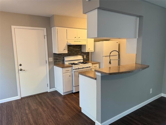 Photo - 5202 Provencial Dr