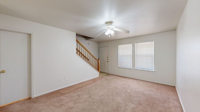 Photo - 2 BEDROOMS TOWNHOUSE STYLE WITH NEW STAINLESS STEEL APPLIANCES!!!!