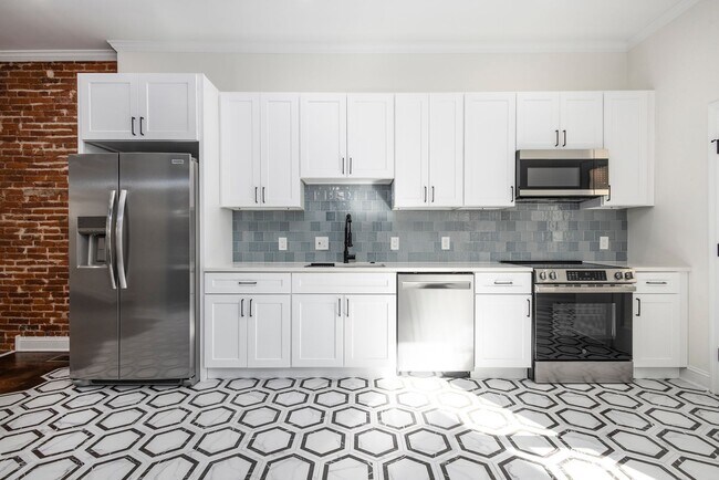 Building Photo - 1925 N 32nd St Unit 1925 N 32nd Street