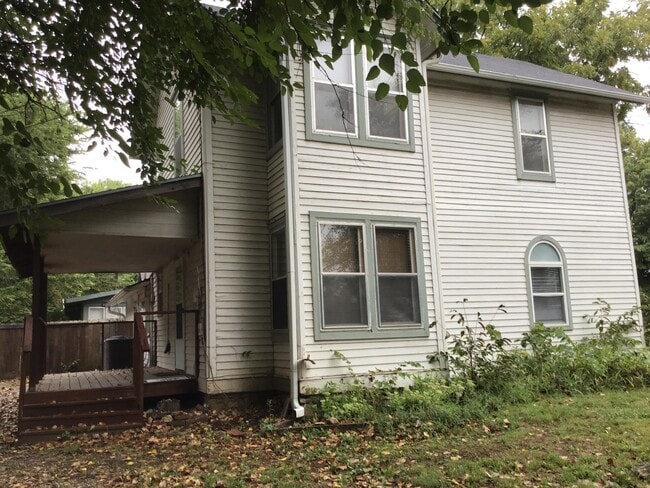 Building Photo - 1043 Delaware St