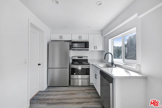 Photo - 1610 S Beverly Glen Blvd Unit 9