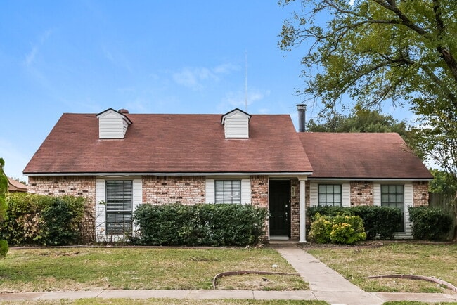 Building Photo - 401 Rainier St