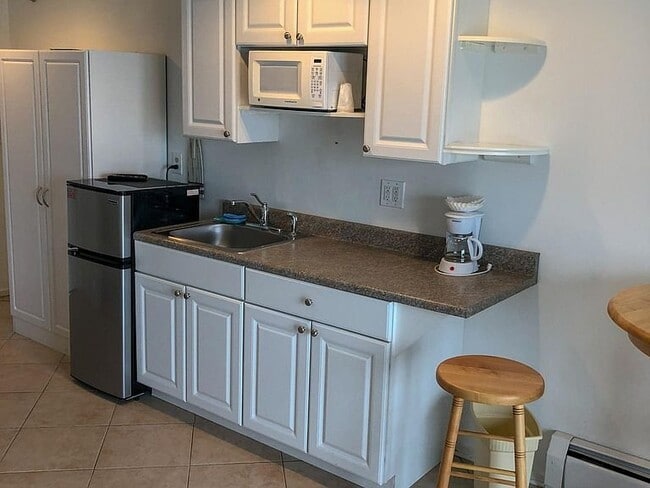 Building Photo - 415 Ocean Blvd Unit 3B