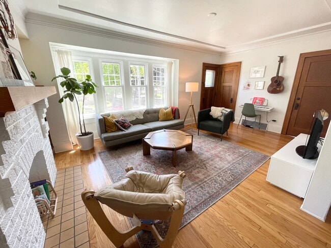 Photo - 5028 W Wells St Unit 5028