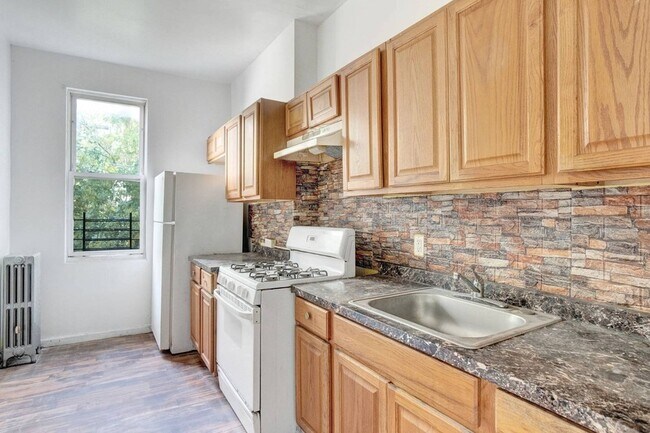 Building Photo - 1241 College Ave Unit 2B