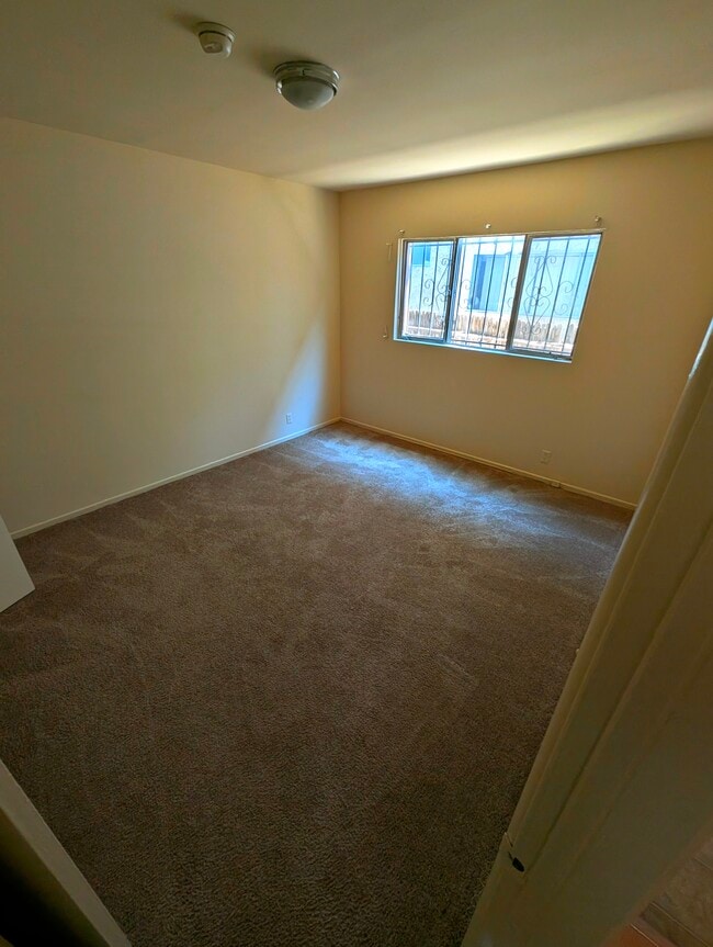 Photo - 10524 Palms Blvd Unidad Great Rental